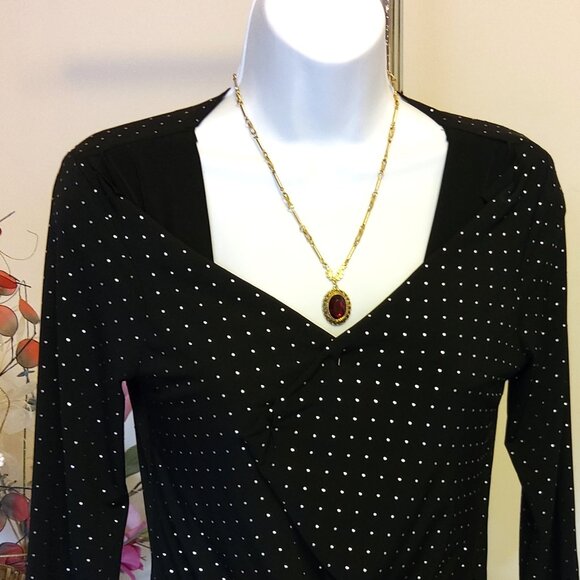 Vintage Red Crystal Oval Pendant Gold Plated Necklace VTG Timeless Jewelry - Picture 7 of 9